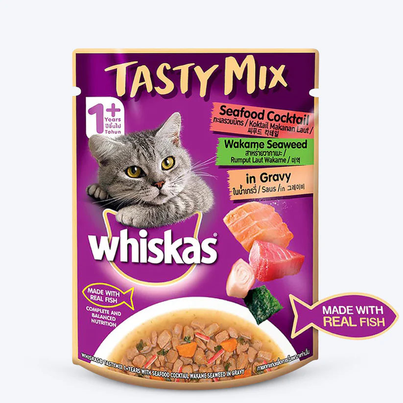 Whiskas Adult (1+ year) Tasty Mix Wet Cat Food Made With Real Fish, Seafood Cocktail Wakame Seaweed in Gravy (70 g) packs